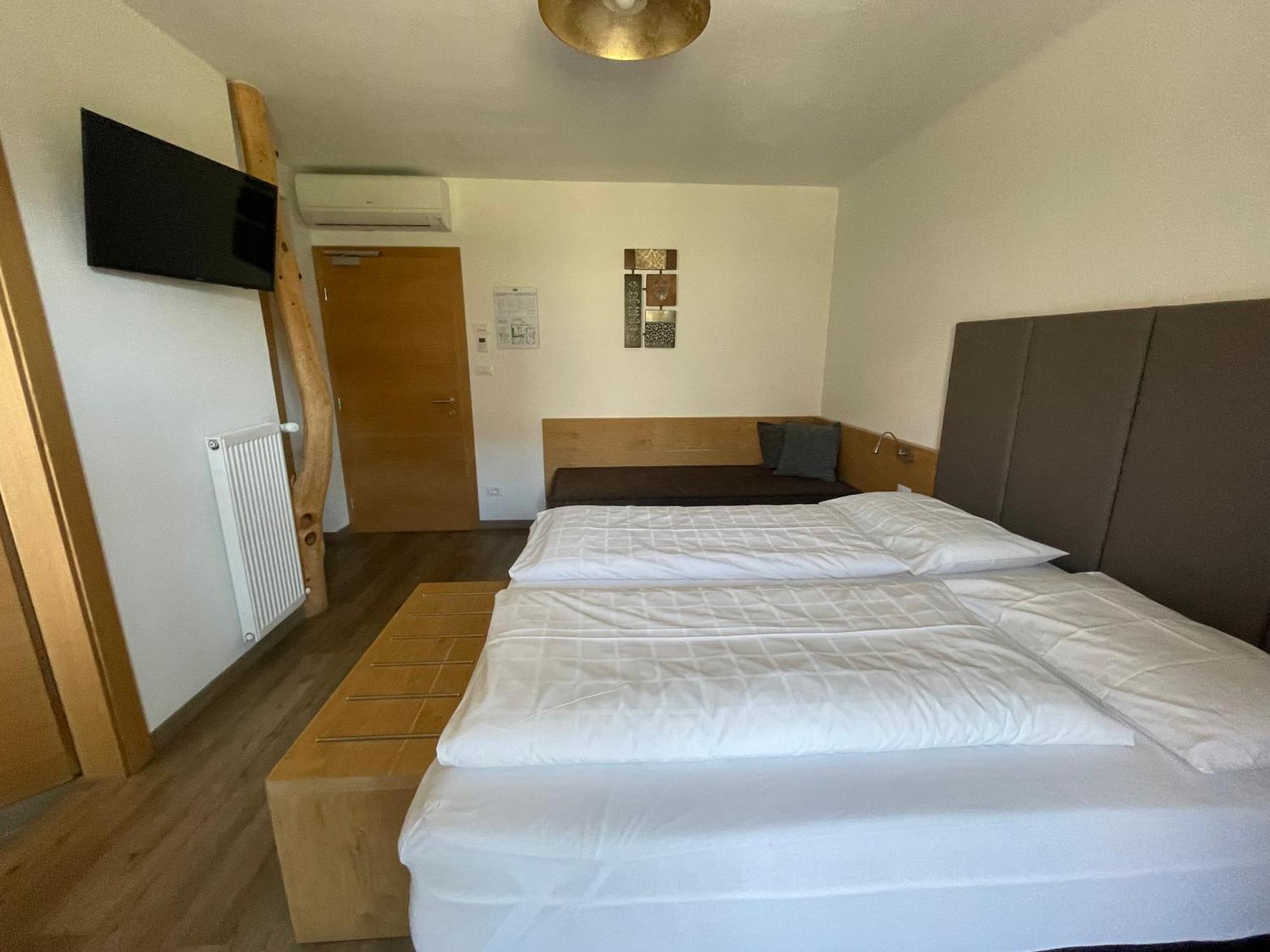 Guesthouse Dolomiten Neumarkt Exteriör bild